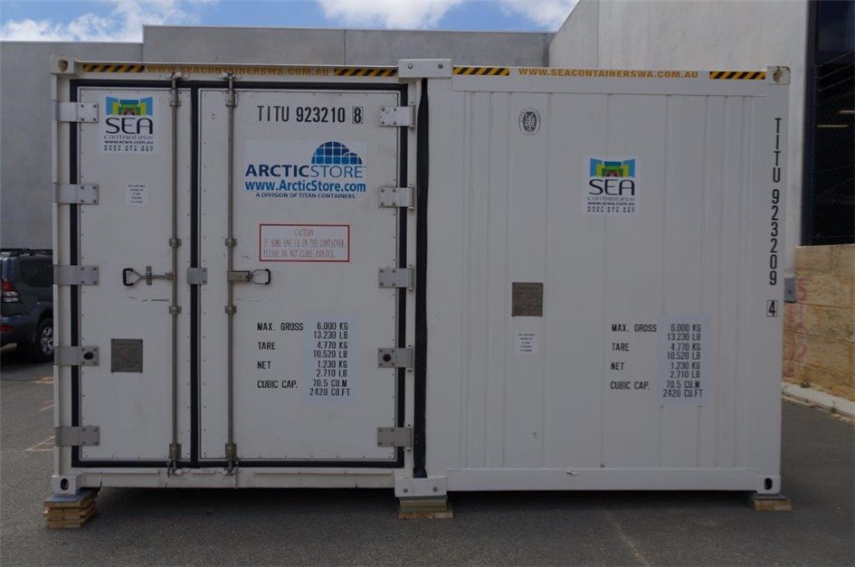 ARCTICSTORE SEED BANK outside