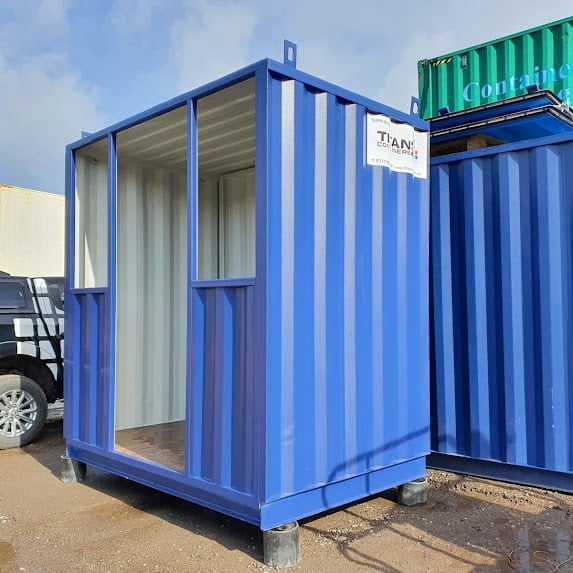 smoking shelter side