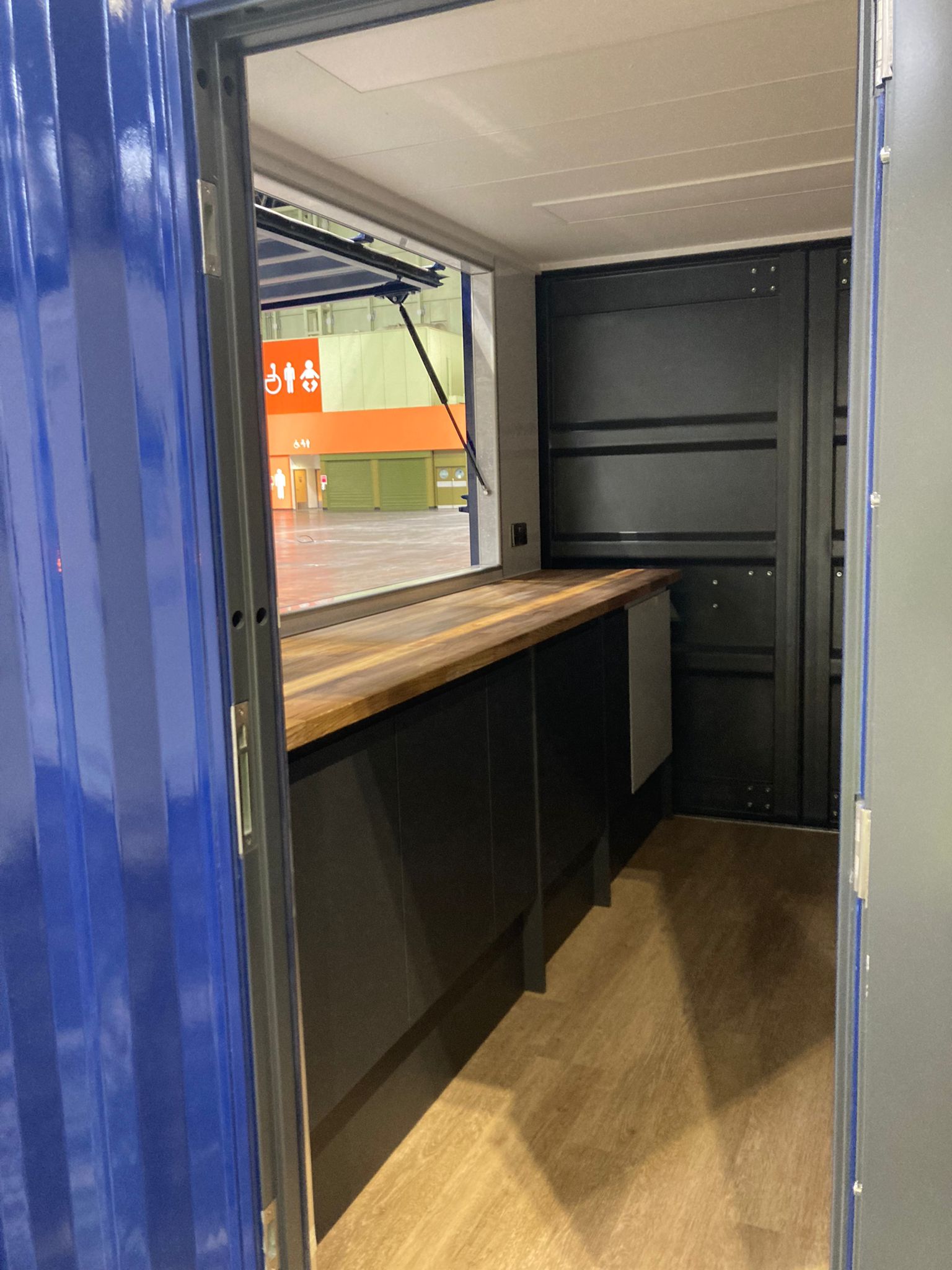 Multimodal 2022 exhibition 10 ft event Inside bespoke model crane